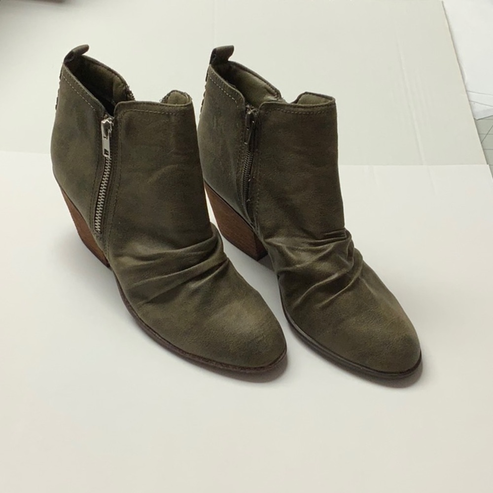NEW REPORT ankle boot Olive Green 8.5 Distressed